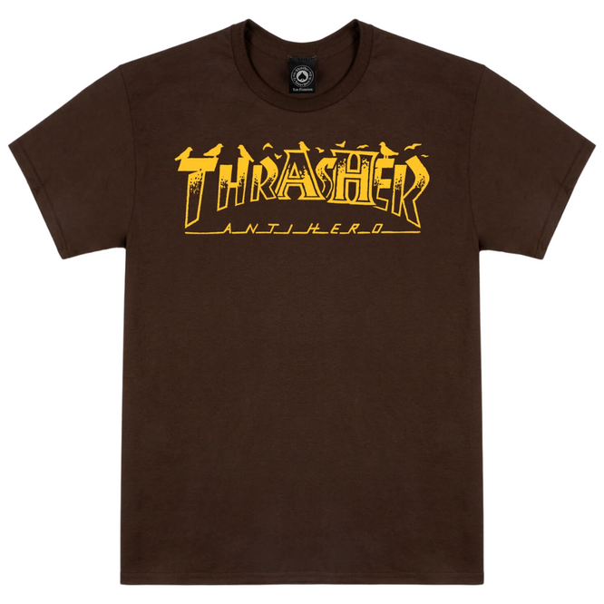 Thrasher x Antihero Pigeon Mag T-Shirt dunkle Schokolade